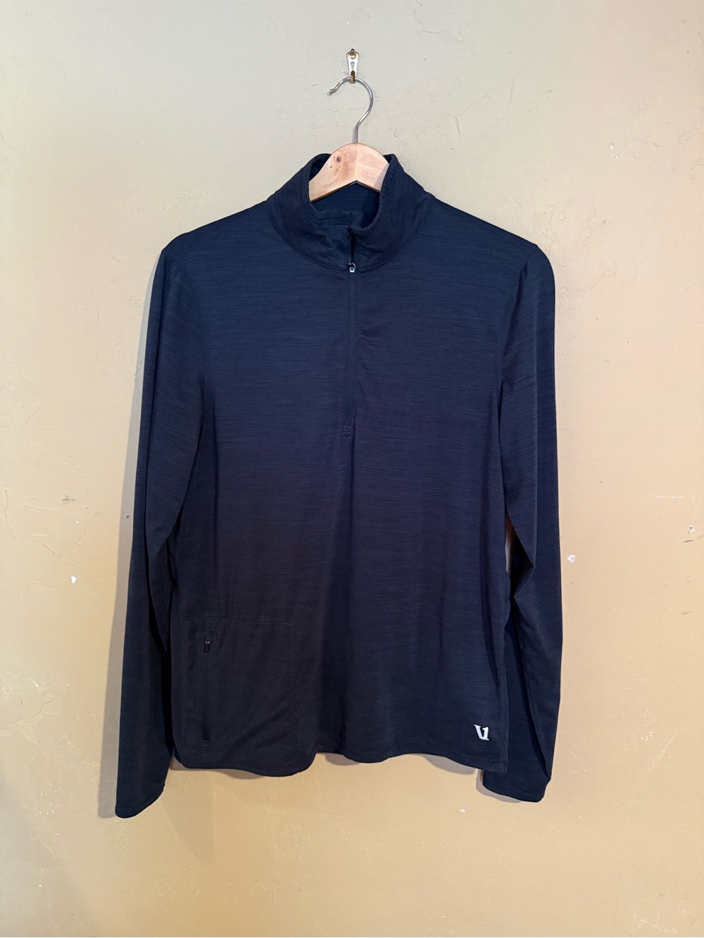 Vuori Navy Long Sleeve 1/4 Zip Performance Pullover Men's Size Medium
